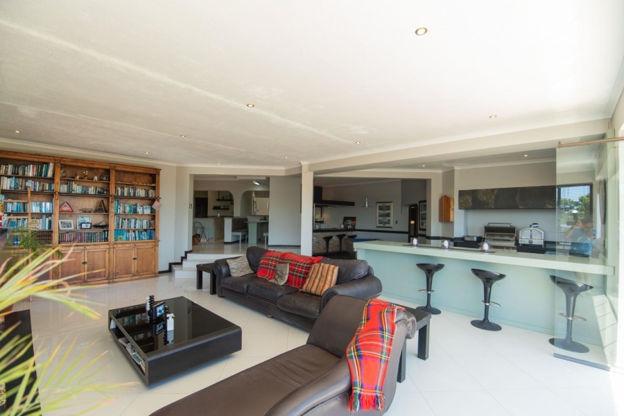 6 Bedroom Property for Sale in Walmer Heights Eastern Cape